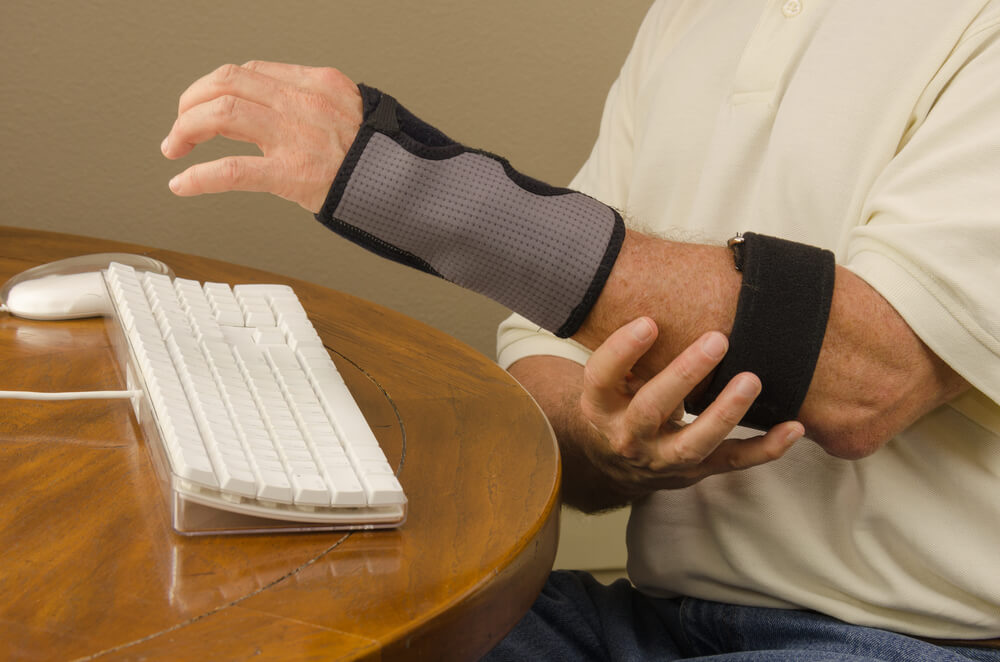 Three options to treat wrist pain from bending or pressure