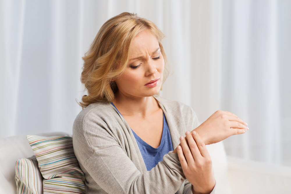 Three reasons you might have wrist pain with no swelling shutterstock 357763421 wrist pain with no swelling
