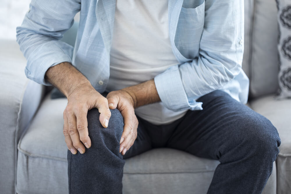 Three conditions that cause a stiff knee after sitting