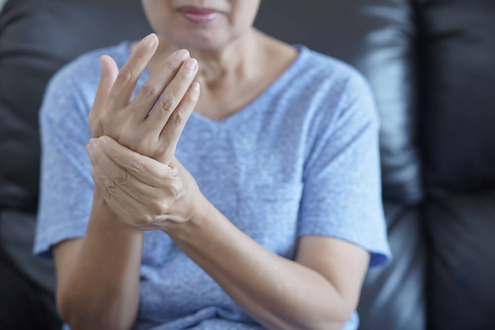 What it could mean if you have pain in the back of your hand shutterstock 758481625 pain in back of hand