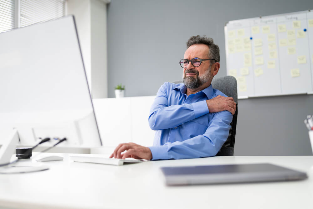 3 reasons your shoulder is popping and in pain shutterstock 1863870337 3 reasons your shoulder is popping and in pain