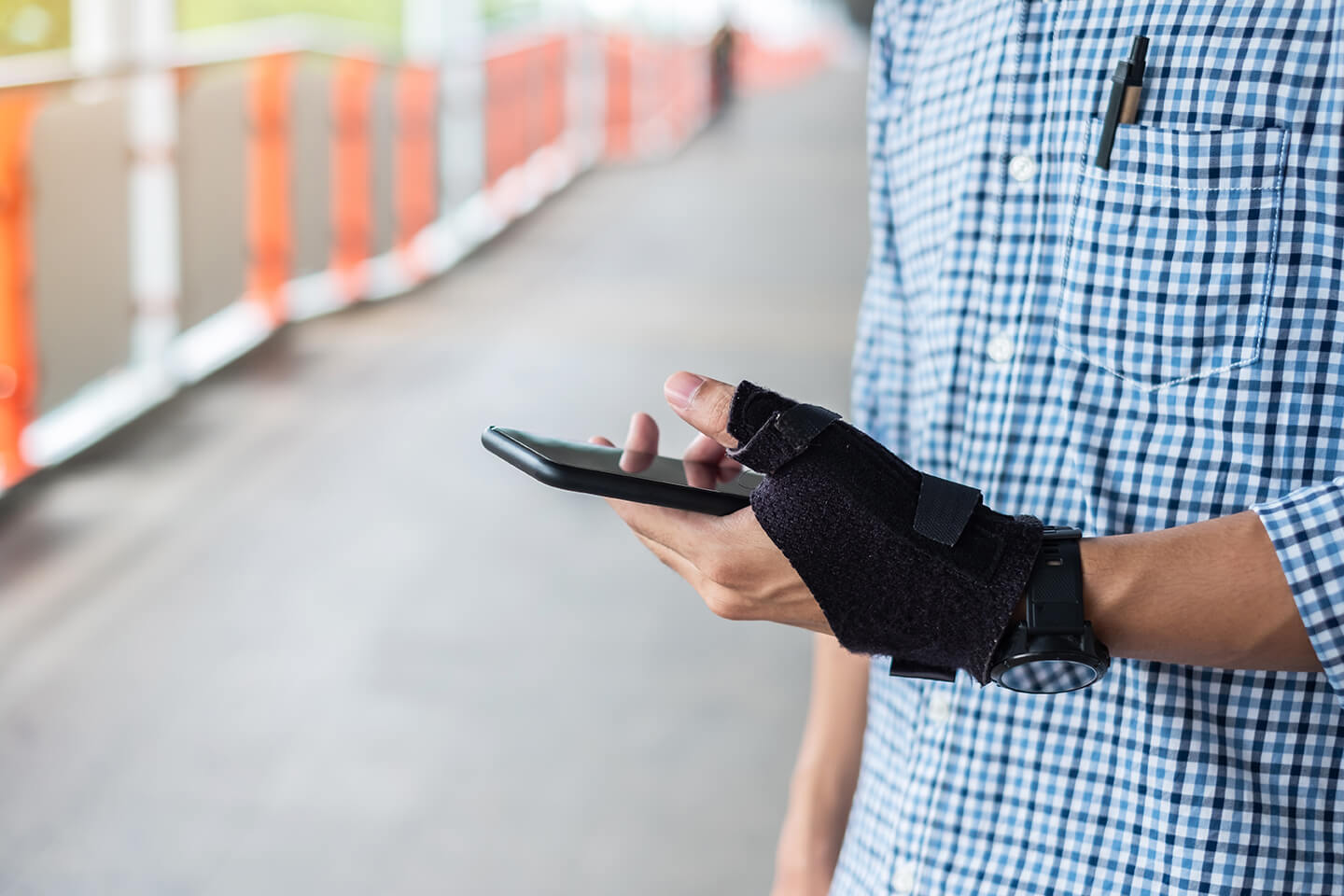 Is carpal tunnel surgery worth it? The pros and cons man having wrist pain de quervain s tenosynovitis 2022 11 07 22 19 41 utc Is carpal tunnel surgery worth it? The pros and cons