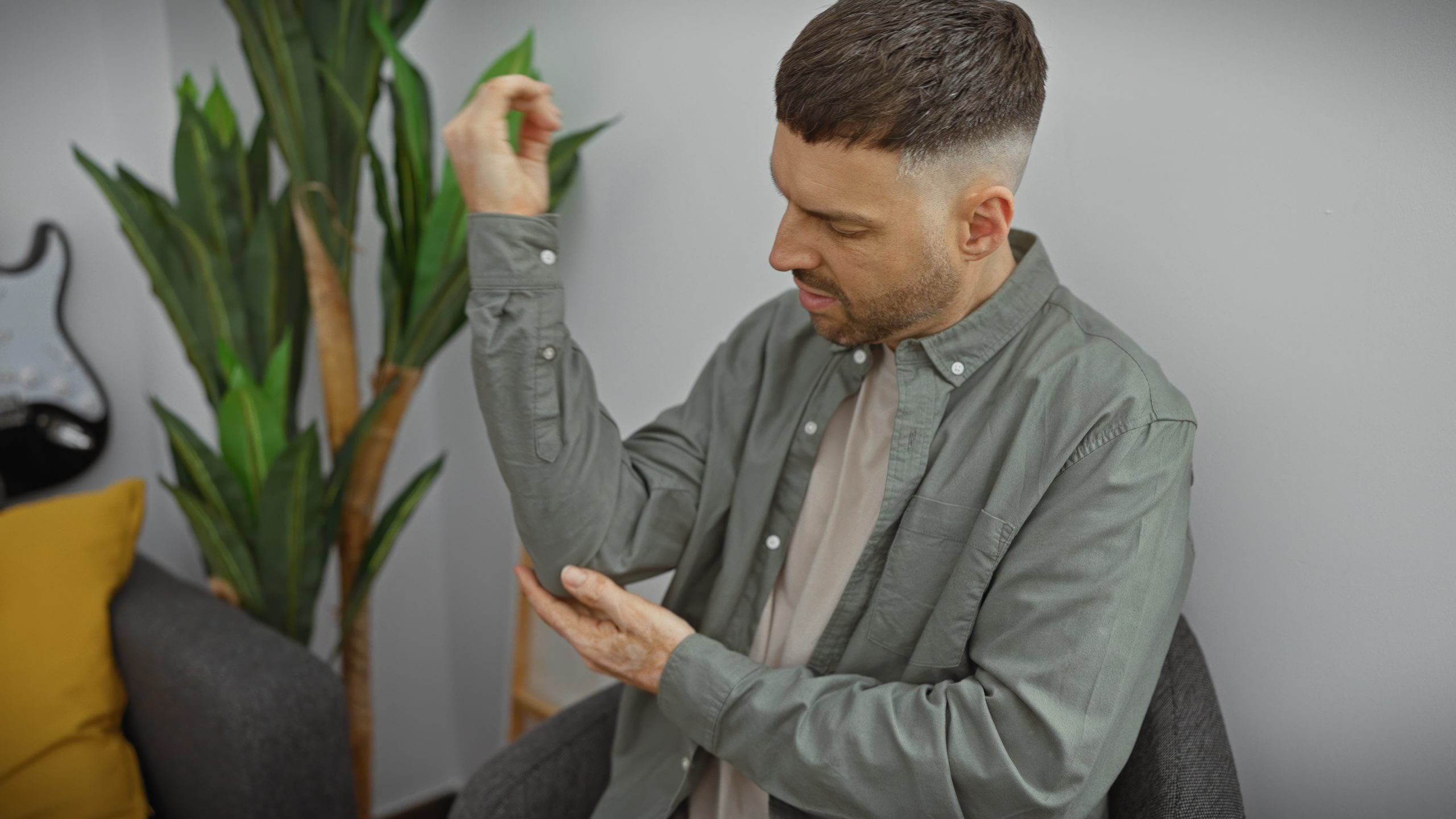 Why Does My Inner Elbow Hurt When Extending My Arm? AdobeStock 820915946 scaled Why Does My Inner Elbow Hurt When Extending My Arm?